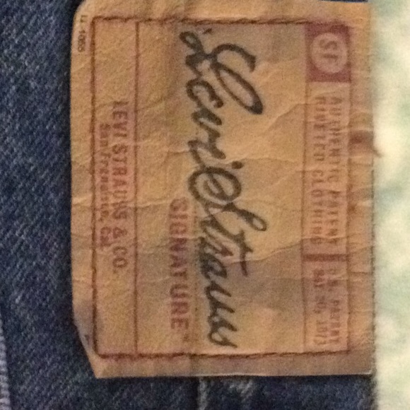 Levis Men’s Relaxed Fit Medium Wash Jeans 42/30 - Picture 3 of 8